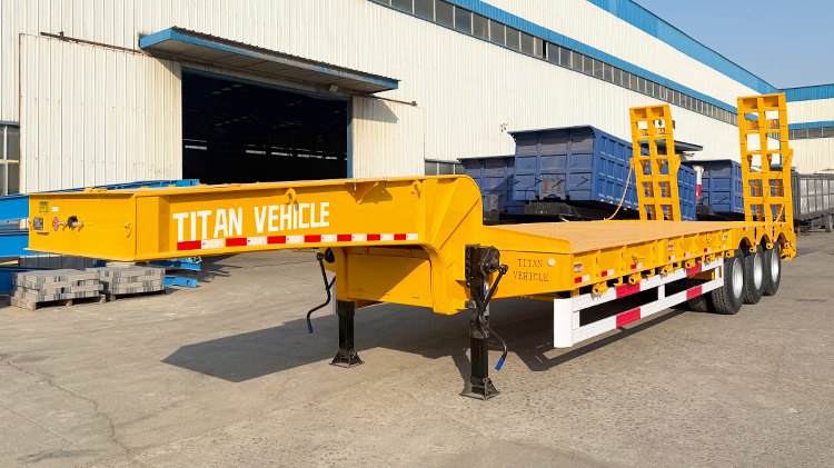 Semirremolque de Cama Baja de 3 Ejes y 60 Toneladas en Venta en Costa Rica