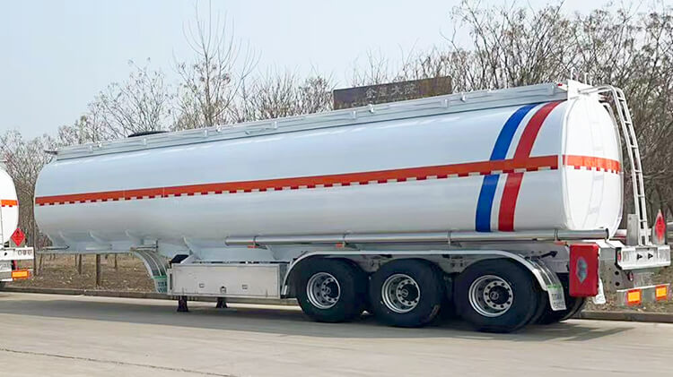 Tanque Cisterna de Combustible de 3 Ejes en Venta en Costa Rica