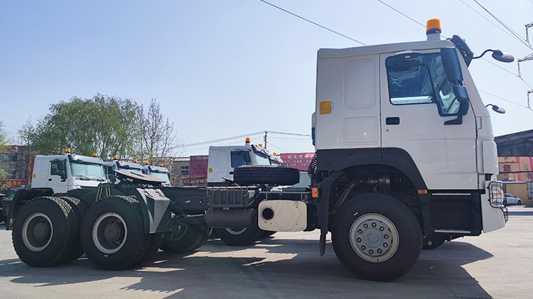 Camión Tractor Howo Sinotruk CNHTC en Venta en Costa Rica
