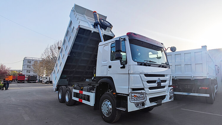 Camión Volquete Sinotruk Howo 6x4 en Venta en Costa Rica
