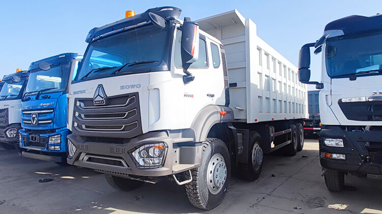 Camión Volquete Howo 8x4 Cnhtc en Venta en Costa Rica