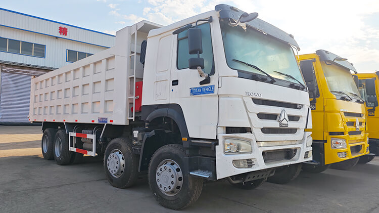 Volquete Sinotruk Howo 8x4 Usado en Venta en Costa Rica
