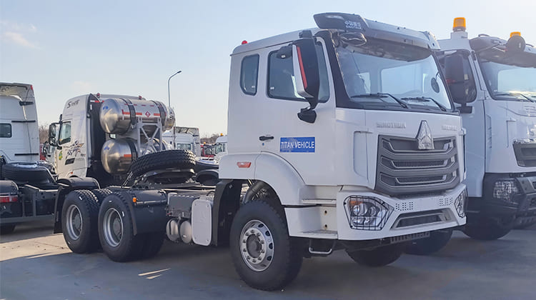 Sinotruk Howo NX 380 Tractor Truck 