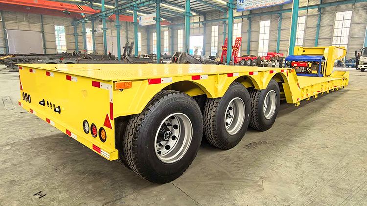 Remolque Cuello De Ganso Plataforma en Venta en El Salvador