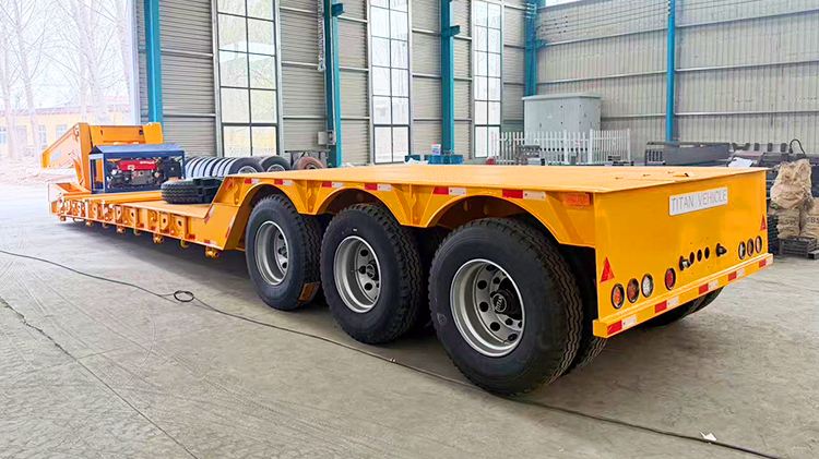 Remolque Cama Baja Cuello de Ganso Desmontable en Venta en Costa Rica