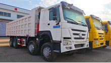 volquete sinotruk 8x4 usado