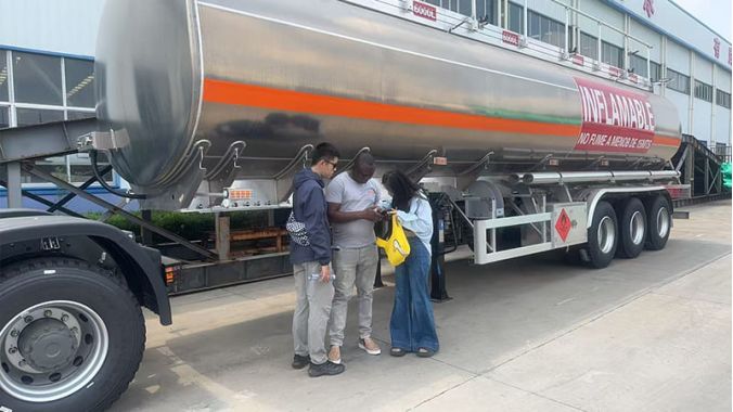 Customer Visiting Trailer Factory