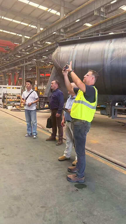 Customers visit our factory